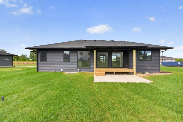 1703 Red Tail Drive, Waterloo, IA 50701