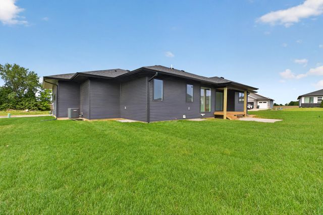 1703 Red Tail Drive, Waterloo, IA 50701