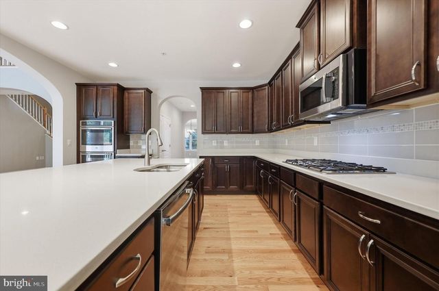 2924 MILL ISLAND PKWY, Frederick, MD 21701