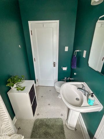 5347 N College Avenue 214, Indianapolis, IN 46220