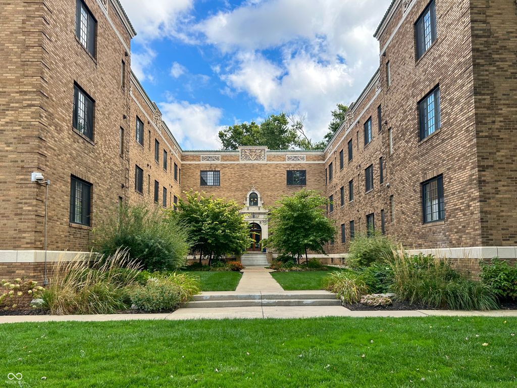 5347 N College Avenue 214, Indianapolis, IN 46220