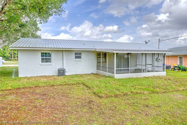 1537 Vicki Drive, Sebring, FL 33870