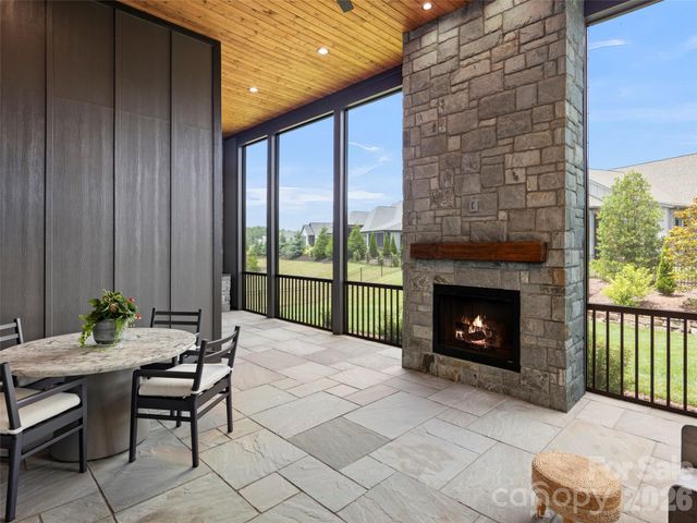 582 Daniel Circle Drive, Mills River, NC 28759