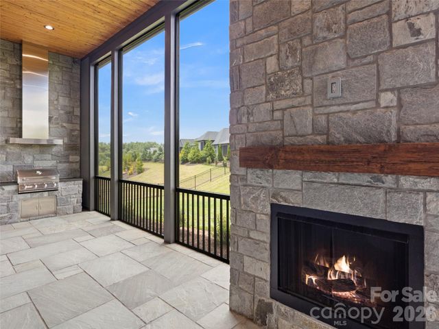 582 Daniel Circle Drive, Mills River, NC 28759