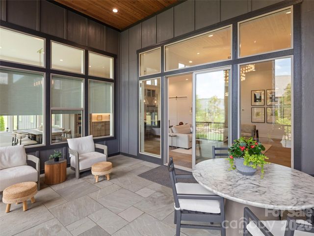 582 Daniel Circle Drive, Mills River, NC 28759
