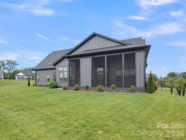 582 Daniel Circle Drive, Mills River, NC 28759