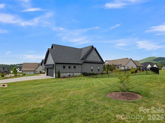582 Daniel Circle Drive, Mills River, NC 28759