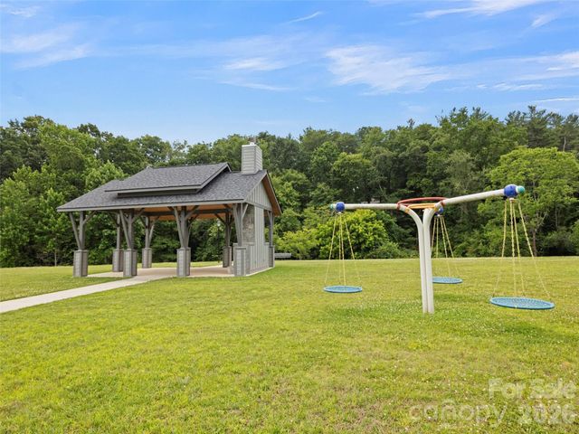 582 Daniel Circle Drive, Mills River, NC 28759