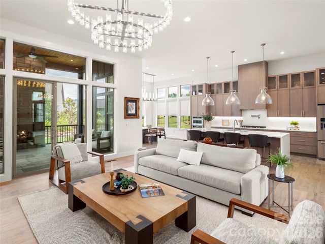 582 Daniel Circle Drive, Mills River, NC 28759