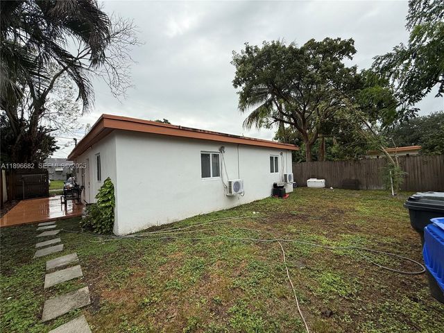 2534 Mckinley Street, Hollywood, FL 33020