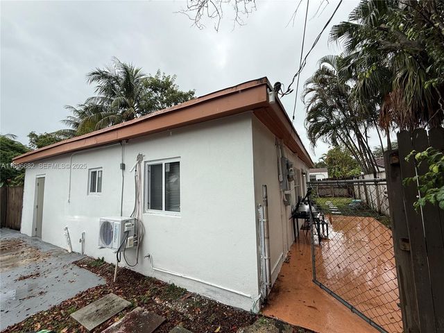 2534 Mckinley Street, Hollywood, FL 33020