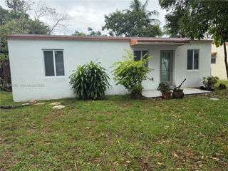 2534 Mckinley Street, Hollywood, FL 33020