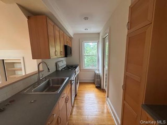 7 Aberdeen Drive, Huntington, NY 11743
