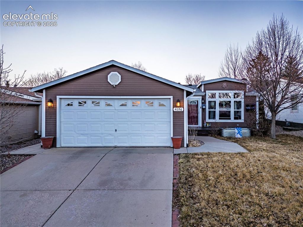 4096 Gray Fox Heights, Colorado Springs, CO 80922 — exterior
