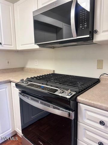 2734 East Oakland Avenue D39, Johnson City, TN 37601