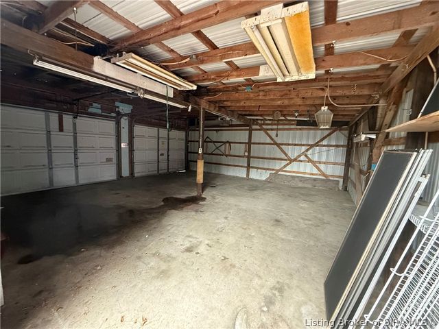 4306 Jones Lane, Floyds Knobs, IN 47119