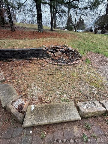 4306 Jones Lane, Floyds Knobs, IN 47119