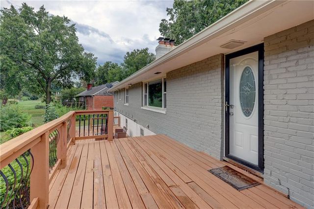 8901 Mission Road, Leawood, KS 66206