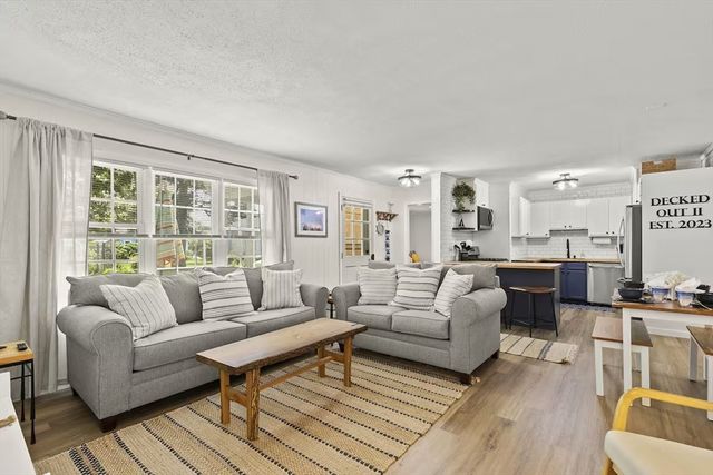 230 Gosnold 14ABC, Barnstable, MA 02601