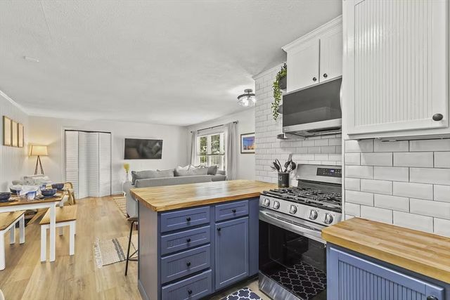 230 Gosnold 14ABC, Barnstable, MA 02601