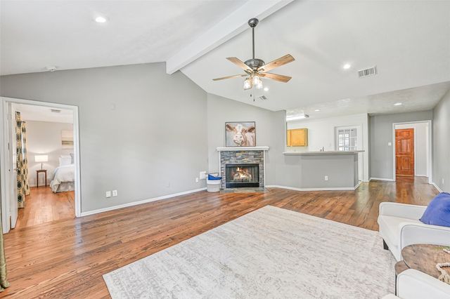 4918 Pleasant Plains Drive, Friendswood, TX 77546