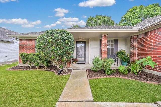 4918 Pleasant Plains Drive, Friendswood, TX 77546