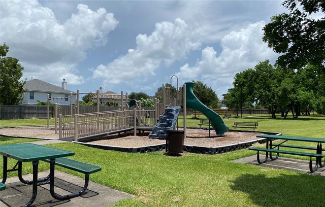 4918 Pleasant Plains Drive, Friendswood, TX 77546