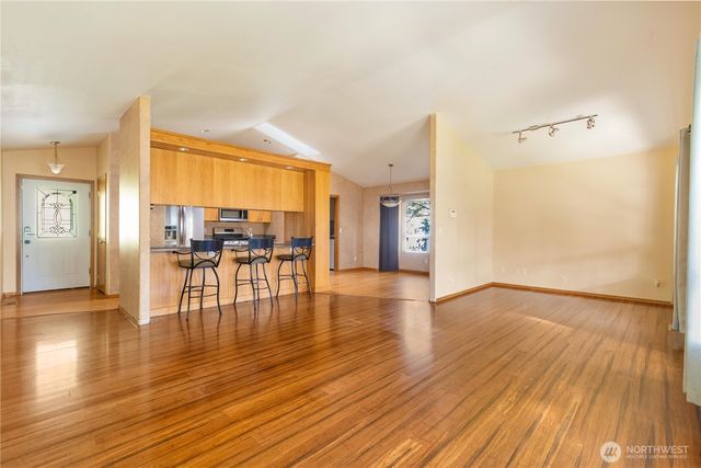 1583 Mark Street, Oak Harbor, WA 98277