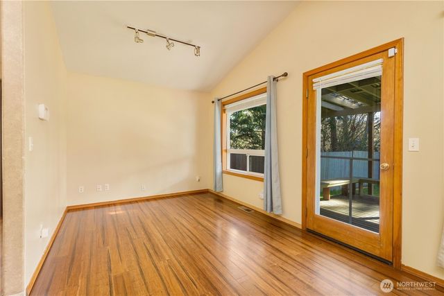 1583 Mark Street, Oak Harbor, WA 98277