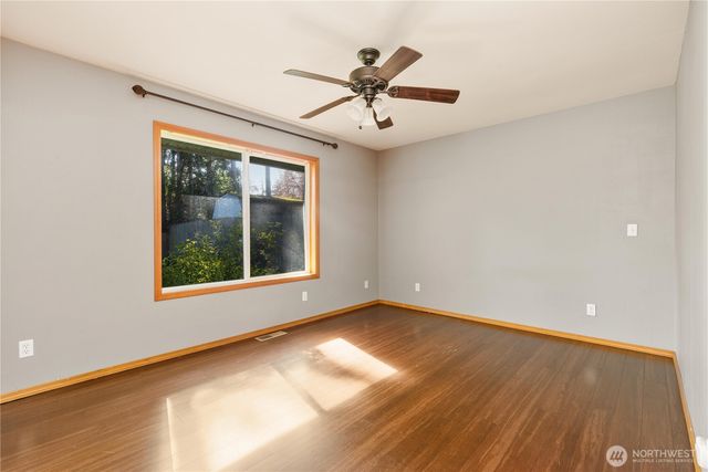 1583 Mark Street, Oak Harbor, WA 98277