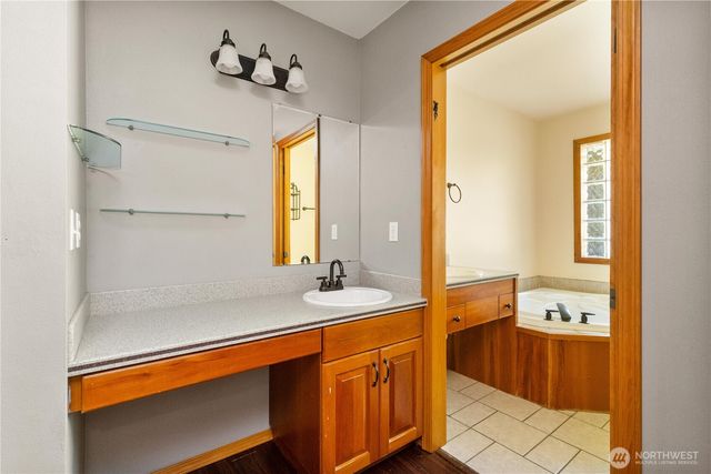 1583 Mark Street, Oak Harbor, WA 98277