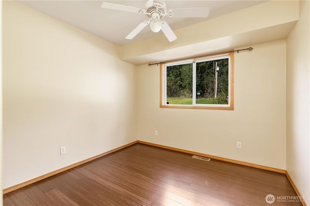 1583 Mark Street, Oak Harbor, WA 98277