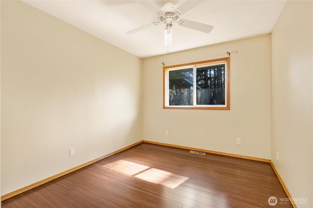 1583 Mark Street, Oak Harbor, WA 98277