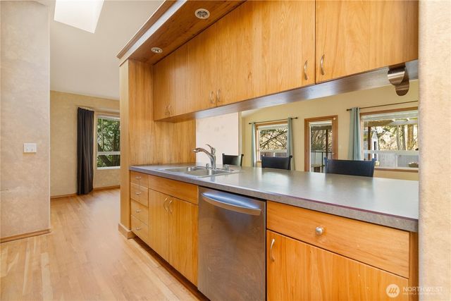 1583 Mark Street, Oak Harbor, WA 98277