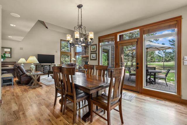 17010 Royal Coachman Drive, Sisters, OR 97759