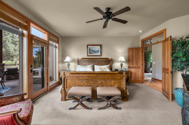 17010 Royal Coachman Drive, Sisters, OR 97759