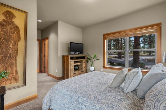 17010 Royal Coachman Drive, Sisters, OR 97759