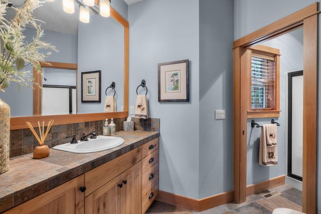 17010 Royal Coachman Drive, Sisters, OR 97759