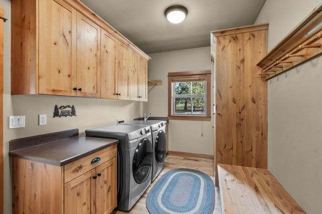 17010 Royal Coachman Drive, Sisters, OR 97759