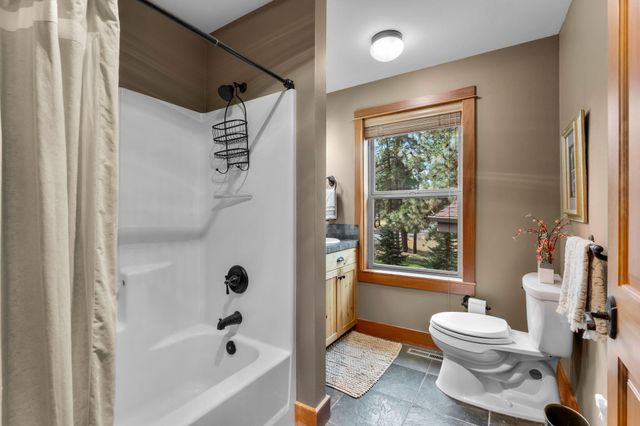 17010 Royal Coachman Drive, Sisters, OR 97759