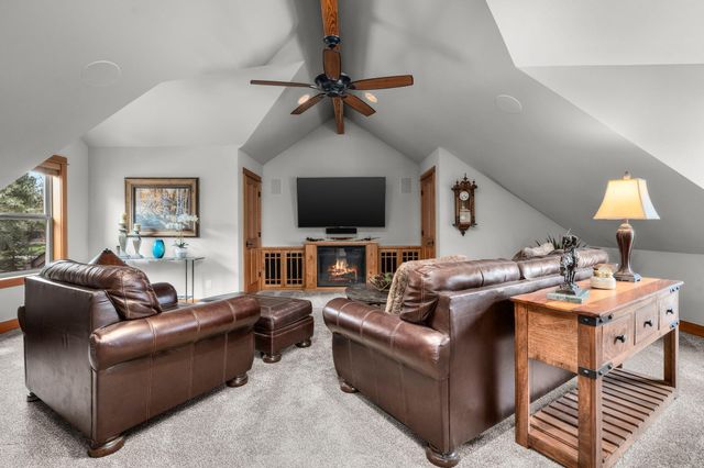 17010 Royal Coachman Drive, Sisters, OR 97759