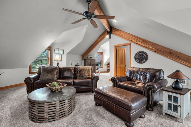 17010 Royal Coachman Drive, Sisters, OR 97759