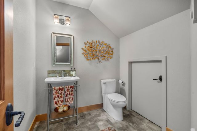 17010 Royal Coachman Drive, Sisters, OR 97759