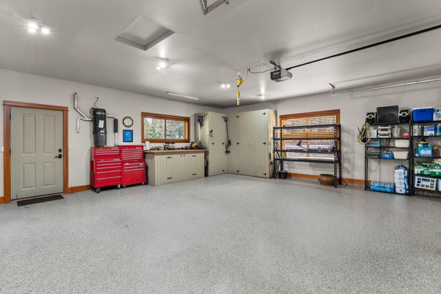 17010 Royal Coachman Drive, Sisters, OR 97759