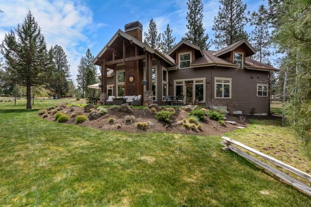 17010 Royal Coachman Drive, Sisters, OR 97759