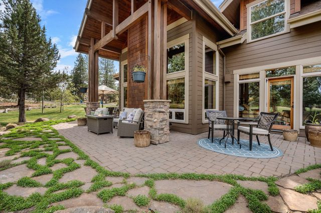 17010 Royal Coachman Drive, Sisters, OR 97759