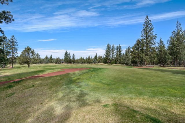 17010 Royal Coachman Drive, Sisters, OR 97759