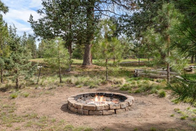 17010 Royal Coachman Drive, Sisters, OR 97759