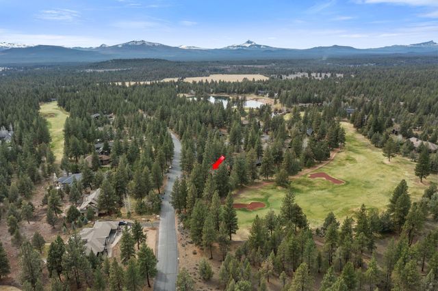 17010 Royal Coachman Drive, Sisters, OR 97759