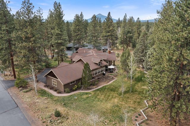 17010 Royal Coachman Drive, Sisters, OR 97759